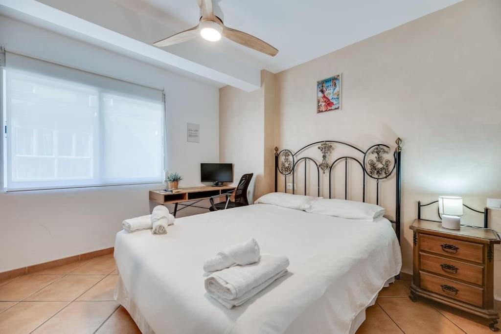 Encantador Apartamento Cerca Del Mar Malaga Exterior photo